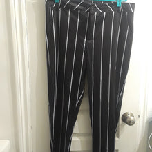 Cargar imagen en el visor de la galería, Pantalon Tissu soie Size L
