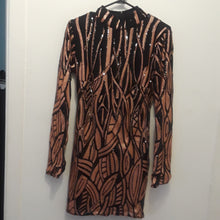 Load image into Gallery viewer, Robe soirée Noir et Rose pâle Size L
