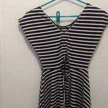 Charger l'image dans la galerie, Robe noir et blanc Small

