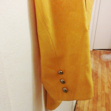 Carica l'immagine nel visualizzatore di Gallery, Veste jaune size L
